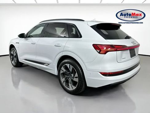 Used 2022 Audi e-tron Premium w/ Convenience Plus Package AWD/4WD image 6