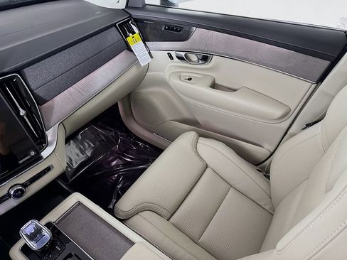 New 2026 Volvo XC90 T8 Ultra w/ Protection Package Premier AWD/4WD image 25