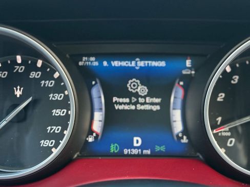 Used 2017 Maserati Levante S AWD/4WD image 27