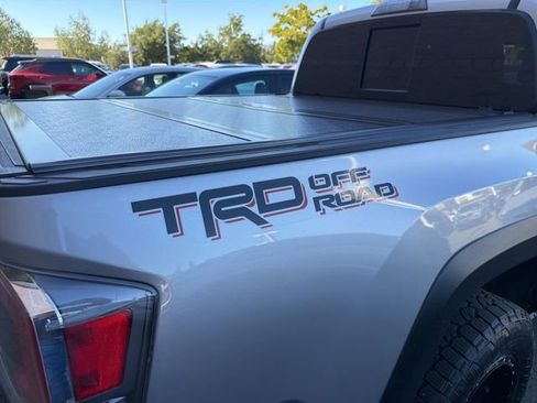 Used 2020 Toyota Tacoma TRD Off-Road w/ Technology Package RWD image 6