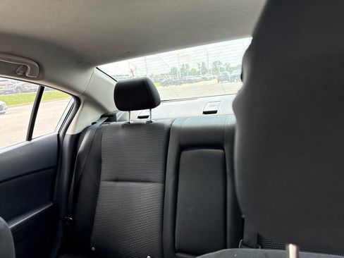 Used 2012 MAZDA MAZDA3 i Touring FWD image 6