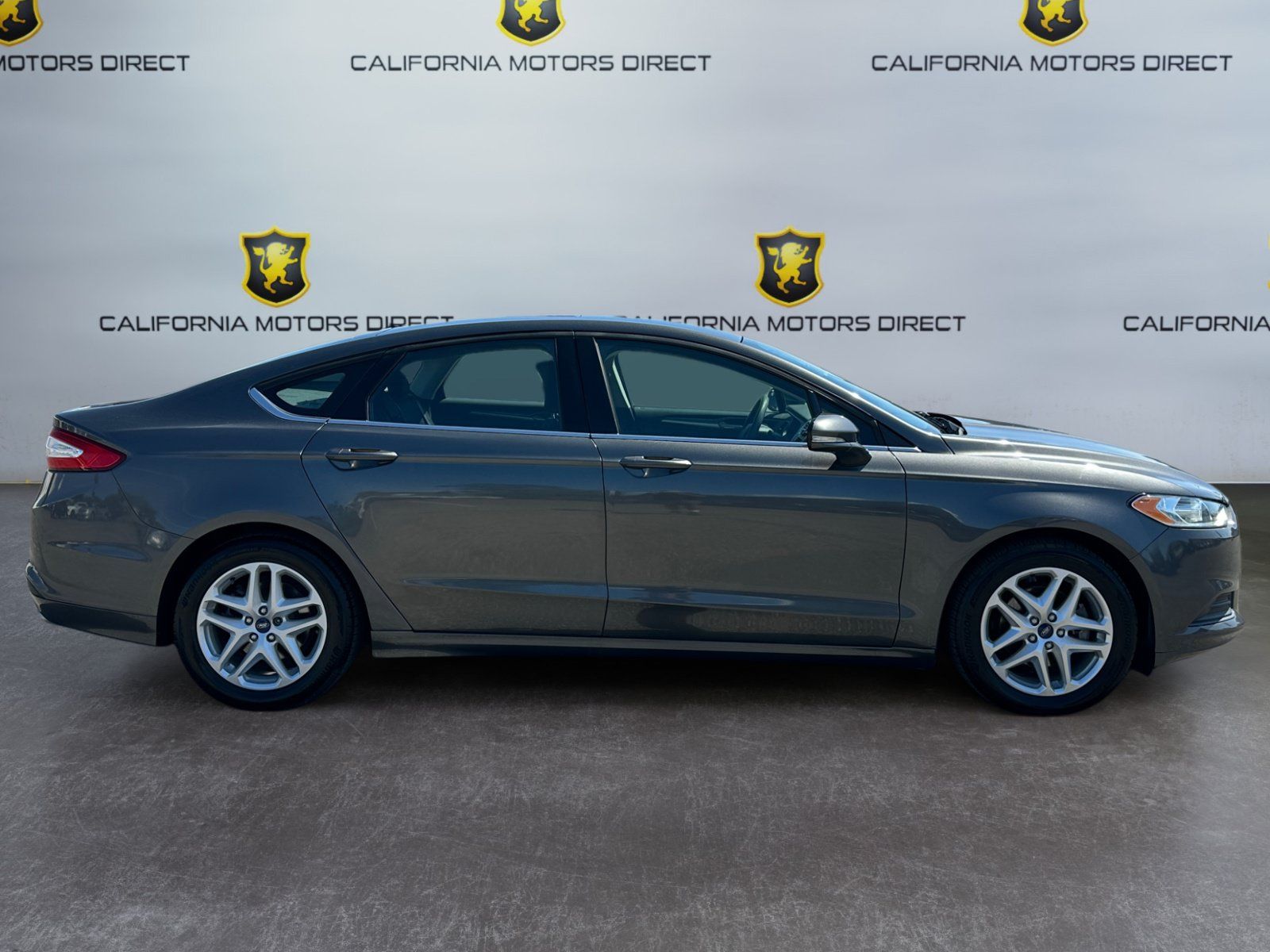 Used 2016 Ford Fusion SE FWD image 6