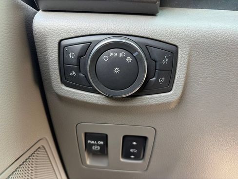 Used 2015 Ford F150 XLT w/ Equipment Group 302A Luxury AWD/4WD image 11