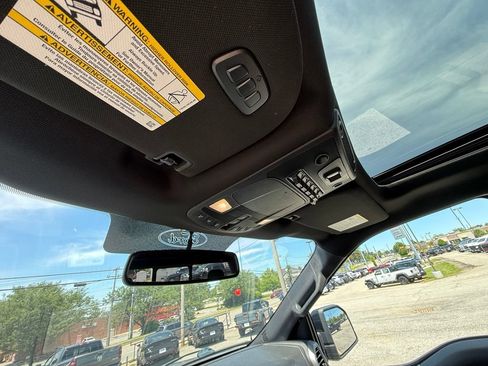 Used 2017 Ford F150 Raptor w/ Equipment Group 802A Luxury AWD/4WD image 24