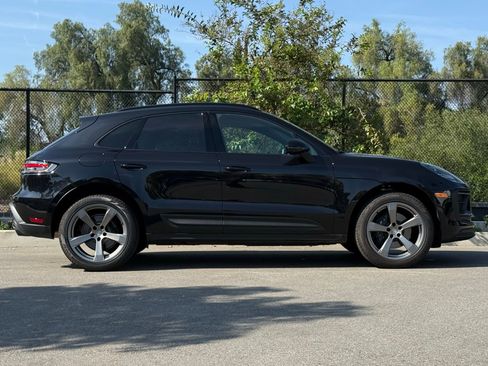 Used 2025 Porsche Macan image 8