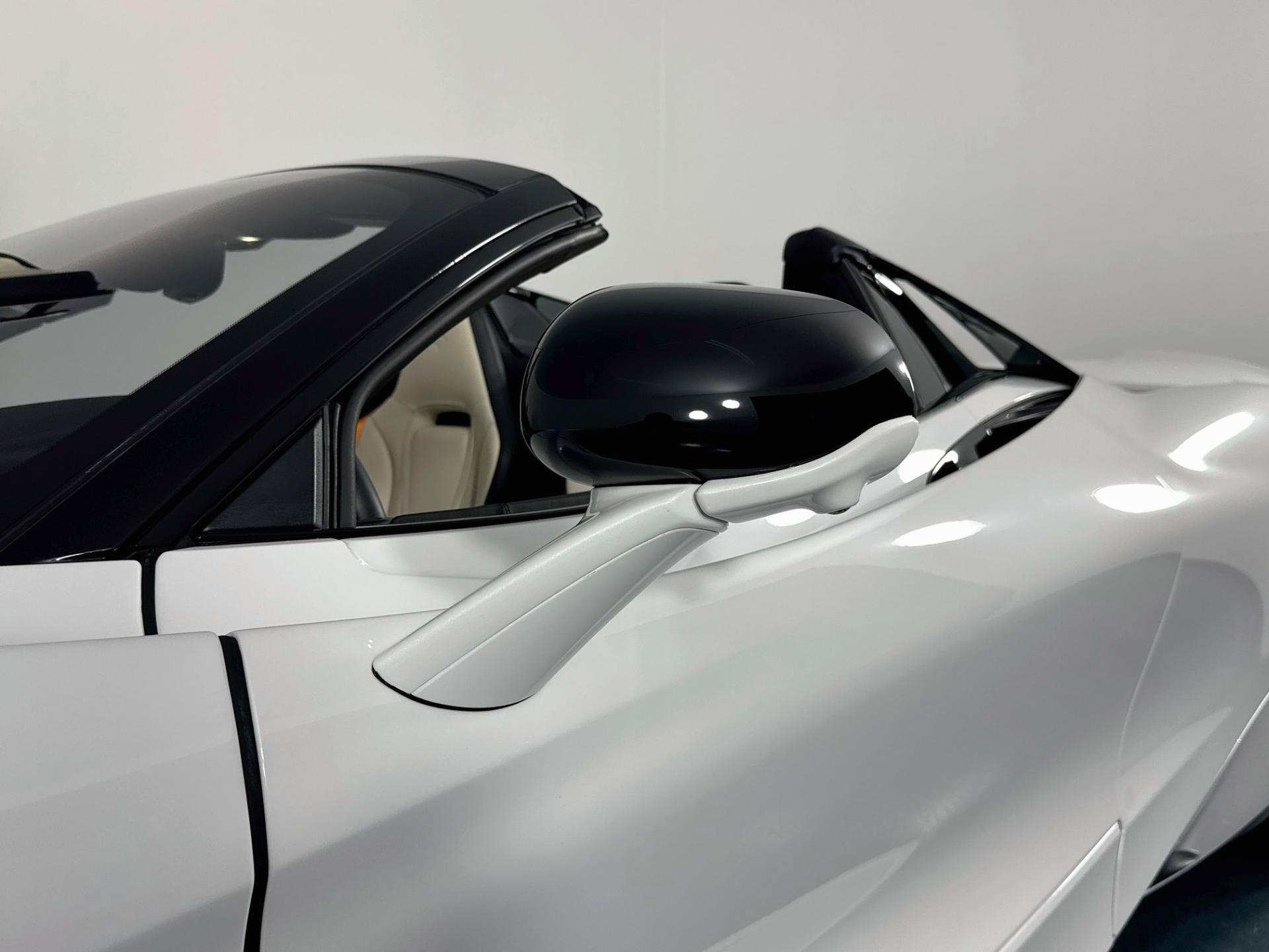 Used 2024 McLaren 750S Spider RWD image 46