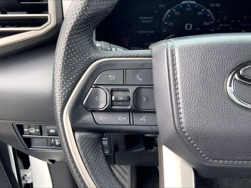 Certified 2025 Toyota Sequoia SR5 AWD/4WD image 23