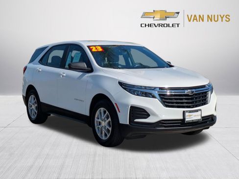Used 2023 Chevrolet Equinox LS w/ LPO, Cargo Package FWD image 2
