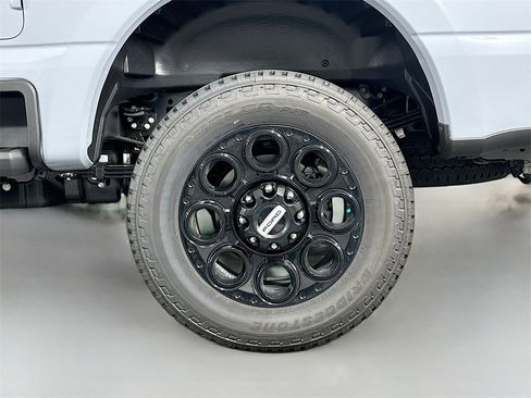New 2026 Ford F250 Lariat w/ Black Appearance Package image 32