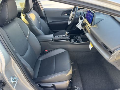 New 2027 Toyota Prius Limited FWD image 8