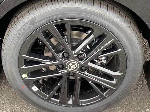 New 2026 Toyota Camry SE FWD image 5