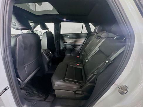 Used 2022 Volkswagen Atlas Cross Sport SE FWD image 27