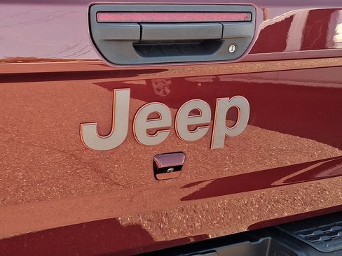 Used 2021 Jeep Gladiator Mojave AWD/4WD image 30