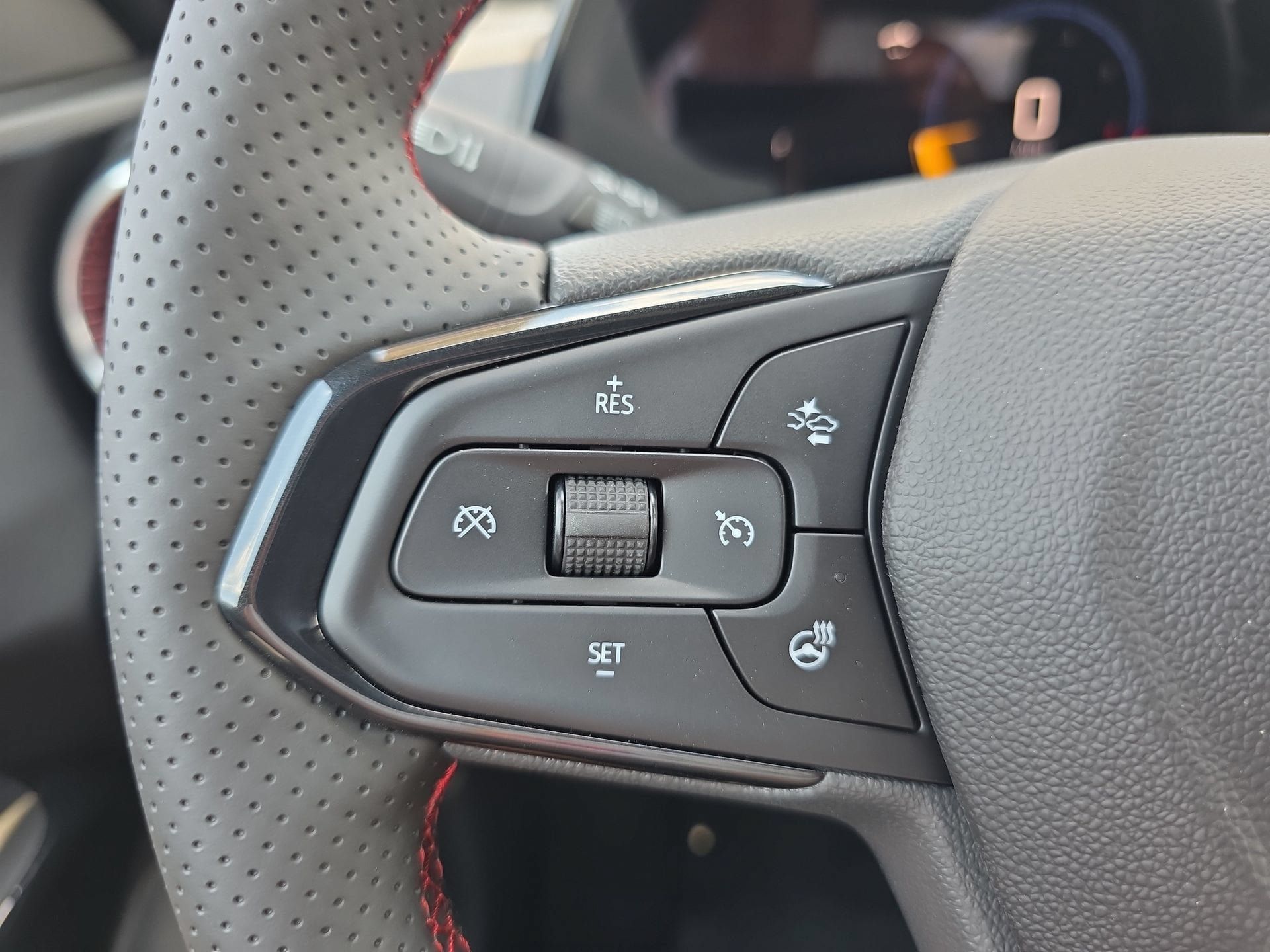New 2026 Chevrolet Trax RS w/ Driver Confidence Package FWD image 19