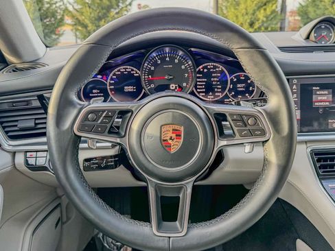 Used 2018 Porsche Panamera w/ Premium Package Plus image 16