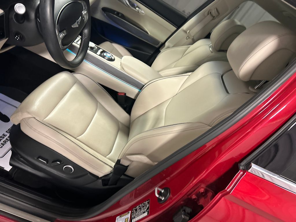 Used 2022 Genesis GV70 2.5T w/ Advanced Package AWD/4WD image 10