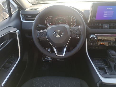 New 2025 Toyota RAV4 XLE image 18