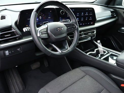 Certified 2024 Chevrolet Traverse LT w/ Enhanced Driving Package image 3