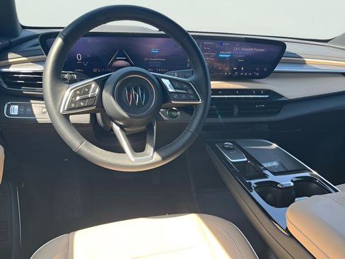 Used 2025 Buick Enclave Preferred image 17