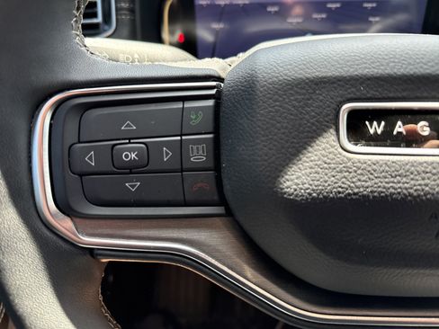 Used 2024 Jeep Wagoneer Series II AWD/4WD image 19
