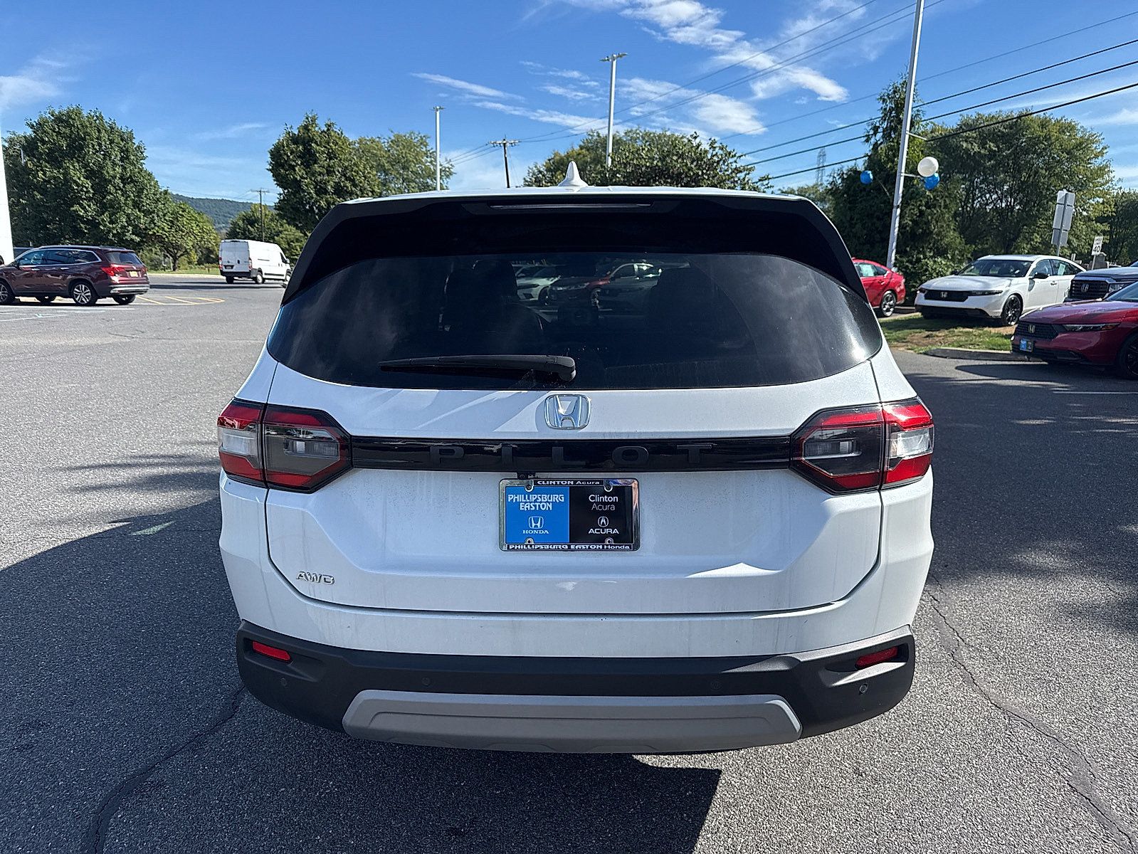 Used 2025 Honda Pilot EX-L image 3