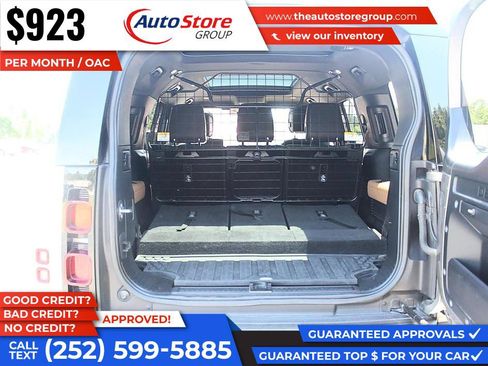 Used 2023 Land Rover Defender 130 X-Dynamic SE AWD/4WD image 10