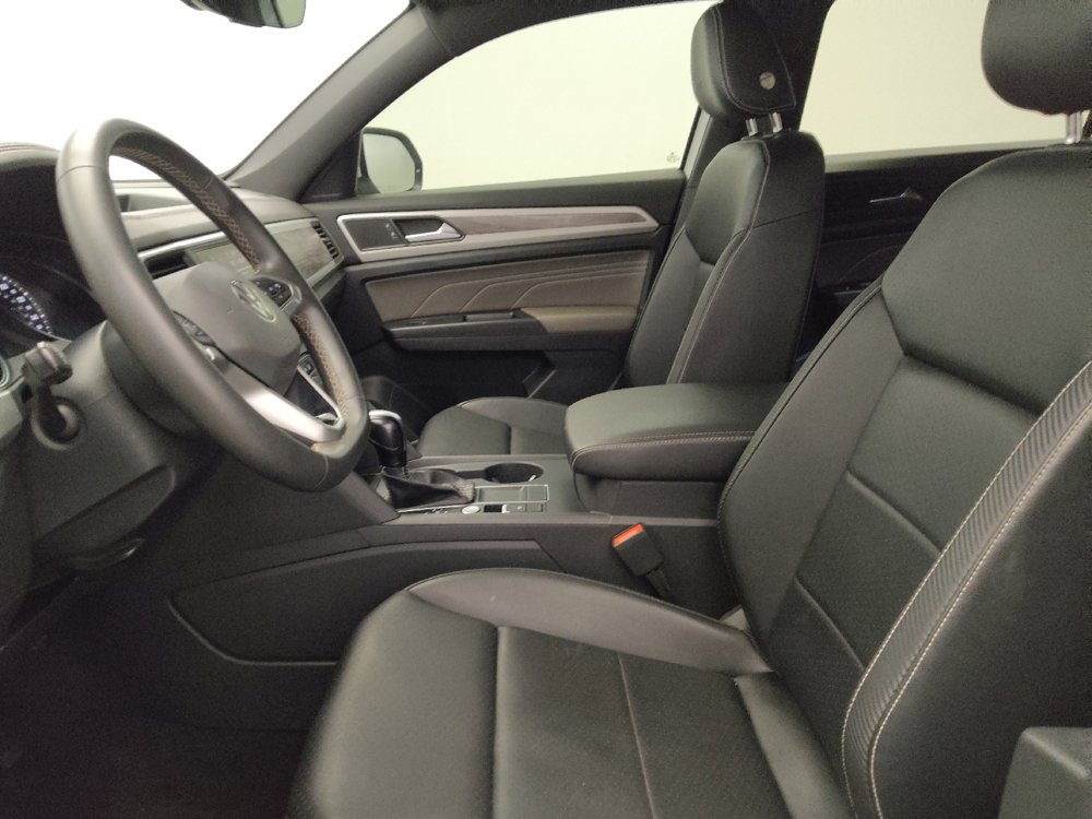Used 2021 Volkswagen Atlas Cross Sport SE FWD image 17