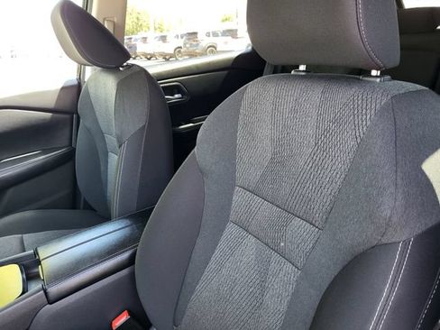 Certified 2025 Nissan Rogue SV FWD image 18