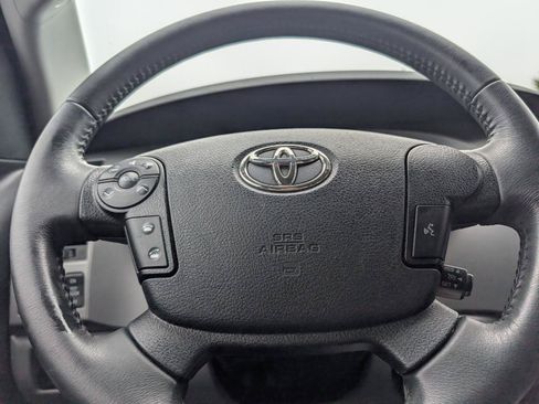 Used 2011 Toyota Sequoia SR5 RWD image 13