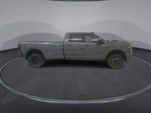 New 2026 RAM 3500 Laramie AWD/4WD image 9