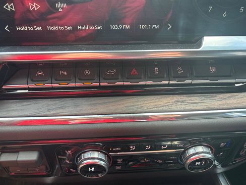 Used 2024 GMC Sierra 1500 SLT w/ SLT Premium Plus Package image 24