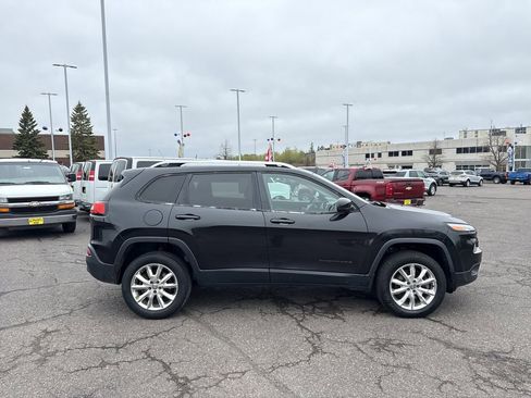 Used 2014 Jeep Cherokee Limited w/ Trailer Tow Group AWD/4WD image 5