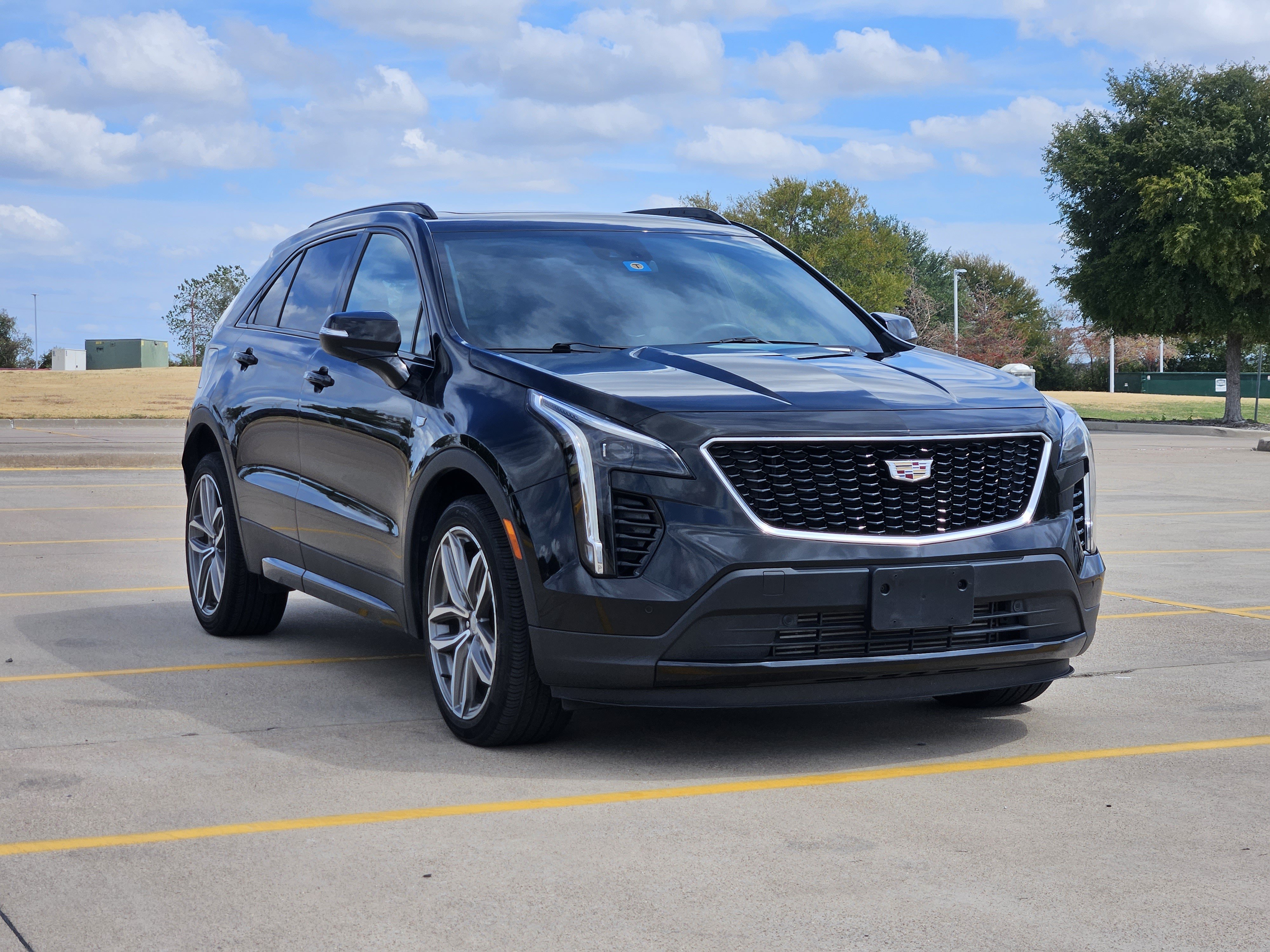 Used 2023 Cadillac XT4 Sport w/ Cold Weather Package FWD image 2