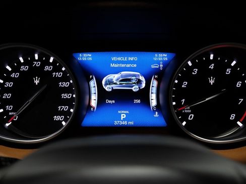 Used 2020 Maserati Levante image 18