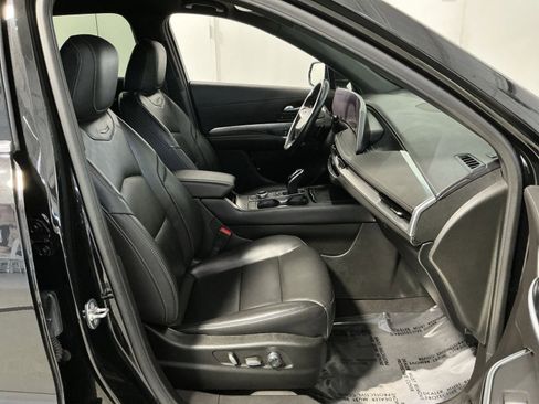 Used 2024 Cadillac XT4 Premium Luxury image 25