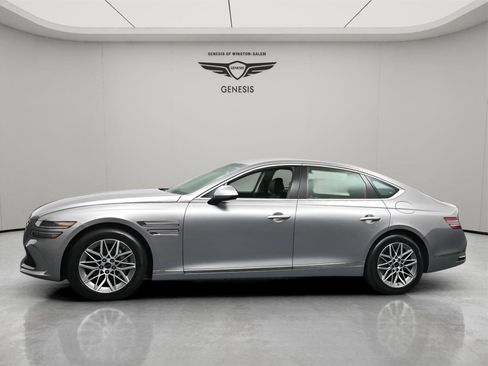 Used 2026 Genesis G80 2.5T image 3