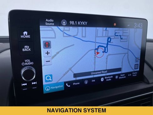 Used 2025 Honda Pilot Touring image 6