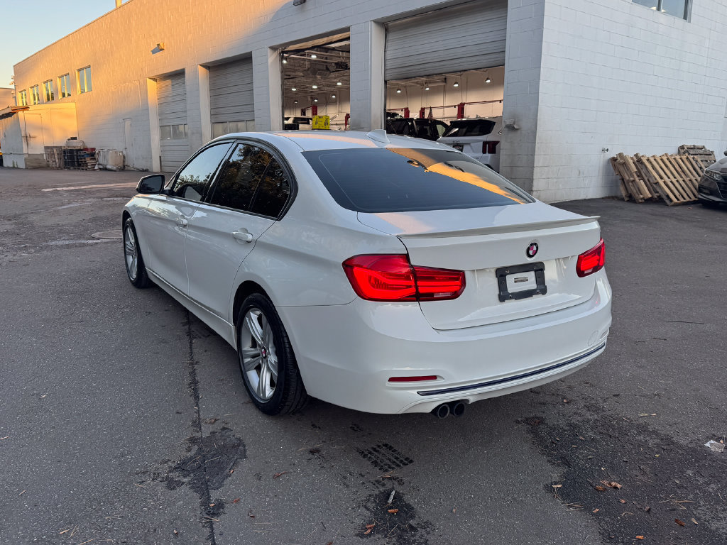 Used 2016 BMW 328i xDrive Sedan AWD/4WD image 6