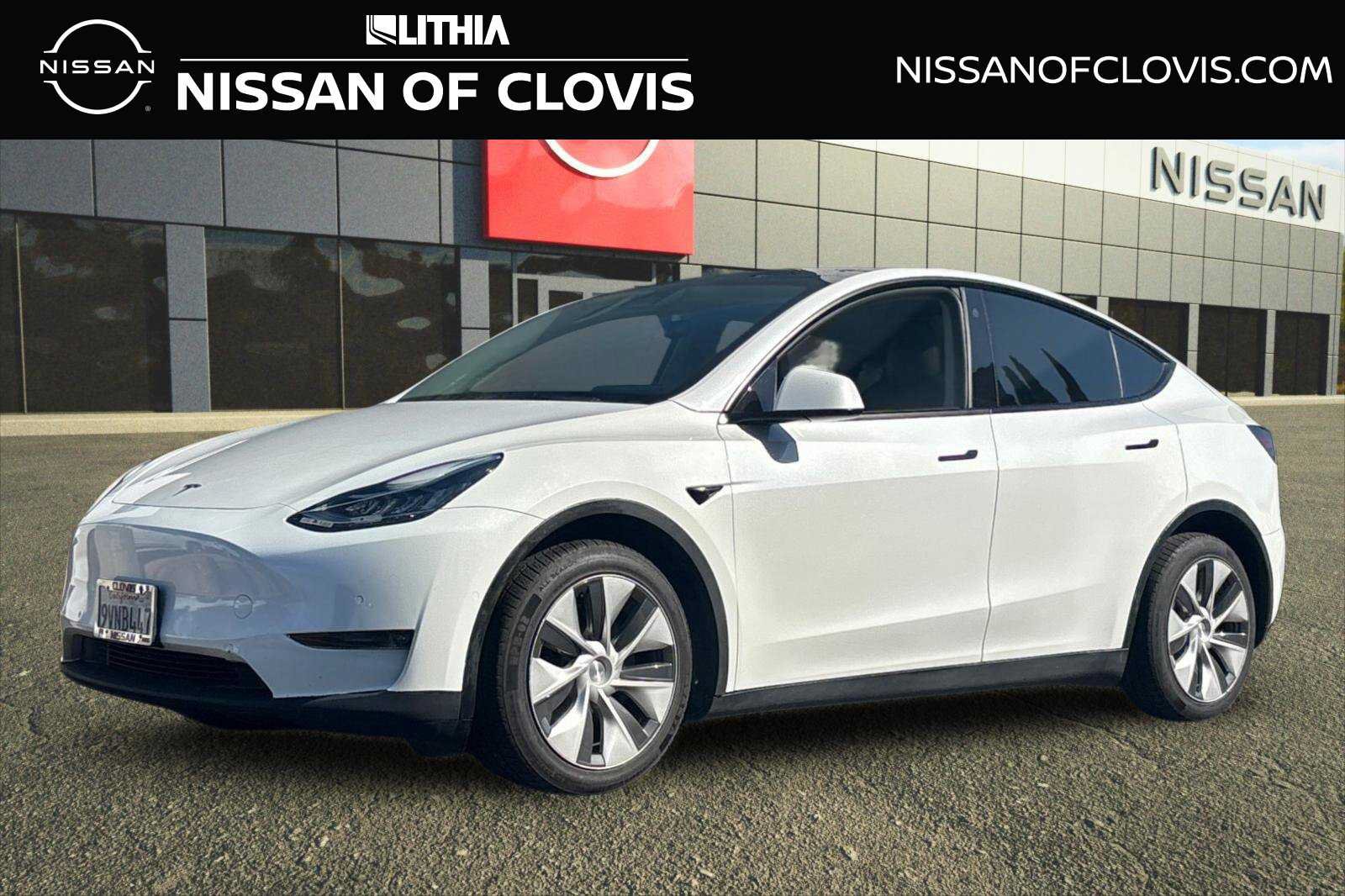 Used 2021 Tesla Model Y Long Range AWD/4WD image 1