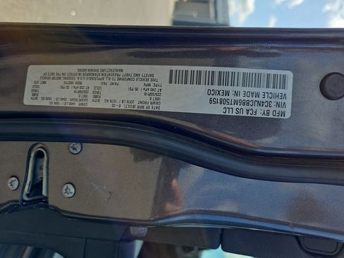 Used 2021 Jeep Compass Latitude FWD image 37