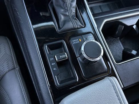 Used 2025 Toyota Tundra Limited image 19