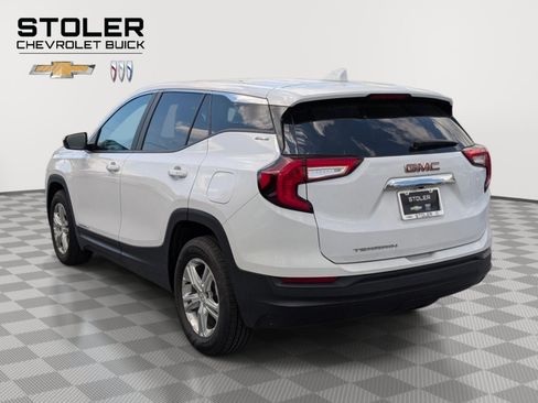Used 2024 GMC Terrain SLE FWD image 3