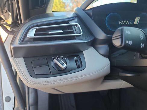 Used 2016 BMW i8 image 22