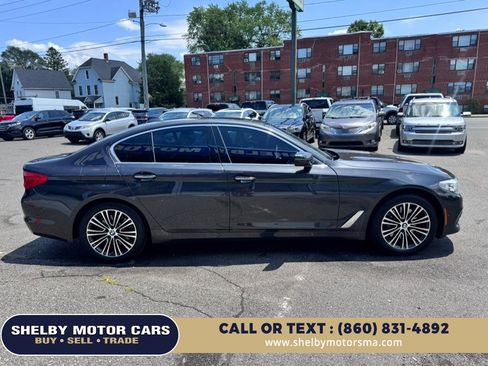 Used 2018 BMW 530i xDrive AWD/4WD image 4