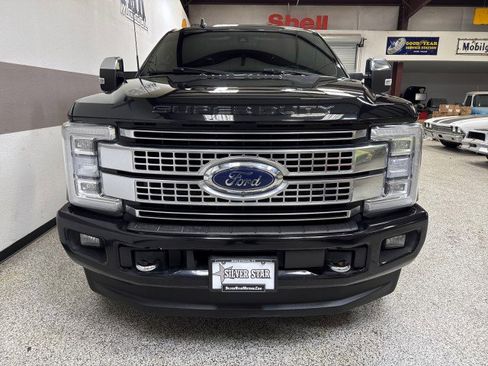 Used 2019 Ford F250 Platinum w/ Platinum Ultimate Package image 2