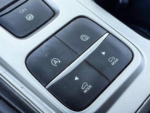 Used 2020 Ford Explorer XLT RWD image 32