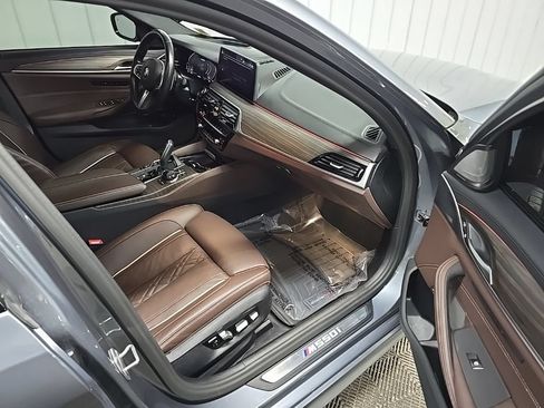 Used 2021 BMW M550i xDrive w/ Executive Package AWD/4WD image 18