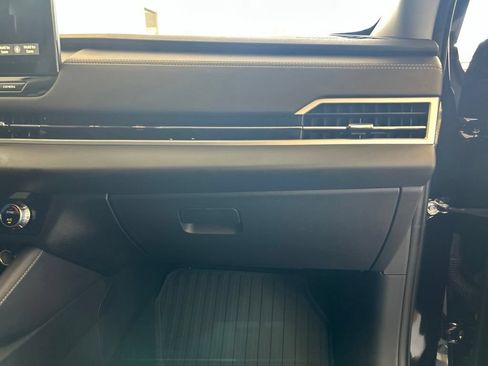 Used 2025 Mitsubishi Outlander ES FWD image 22