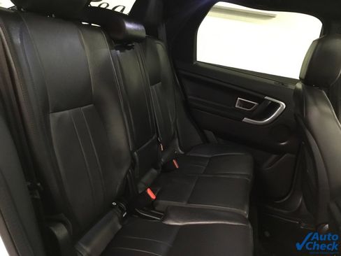 Used 2019 Land Rover Discovery Sport HSE image 32