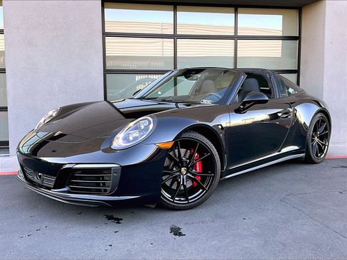 Certified 2018 Porsche 911 Targa 4S image 1